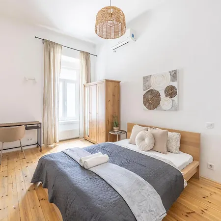 Deluxe 4bedrm In The Heart Of Budapest