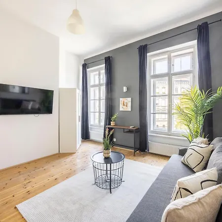 Deluxe 4bedrm In The Heart Of Apartment *