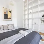 Apartment Deluxe 4bedrm In The Heart Of